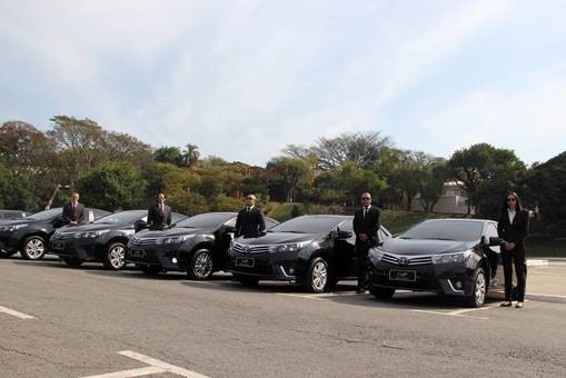 Motorista com vários idiomas Motorista com vários idiomas