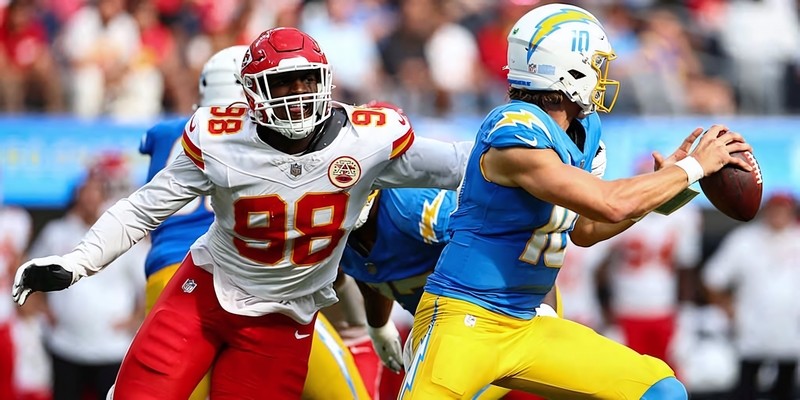 Descubra como ir ao jogo Chiefs x Chargers da NFL em São Paulo com conforto e segurança usando transporte executivo da Brisa.